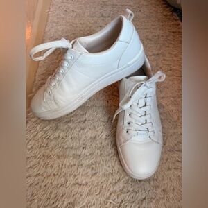 Aldo Classic White Everyday Sneakers - W 8.5
